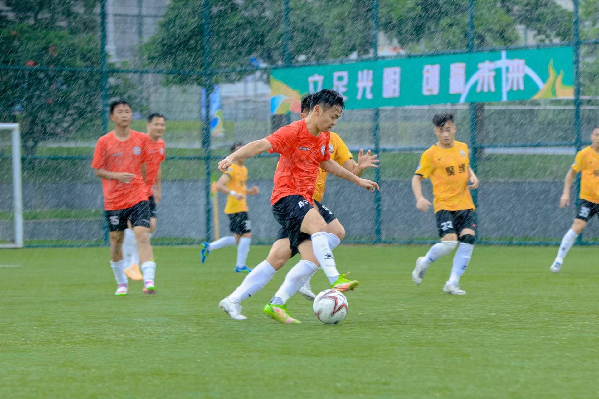 鲁能国内双线作战，顶级赛事连连不停