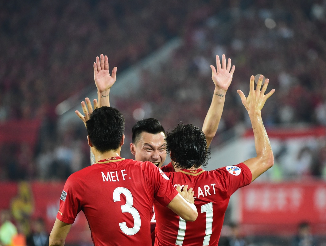 广州恒大客场大捷,夺得积分榜榜首 广州恒大客场大捷,夺得积分榜榜首