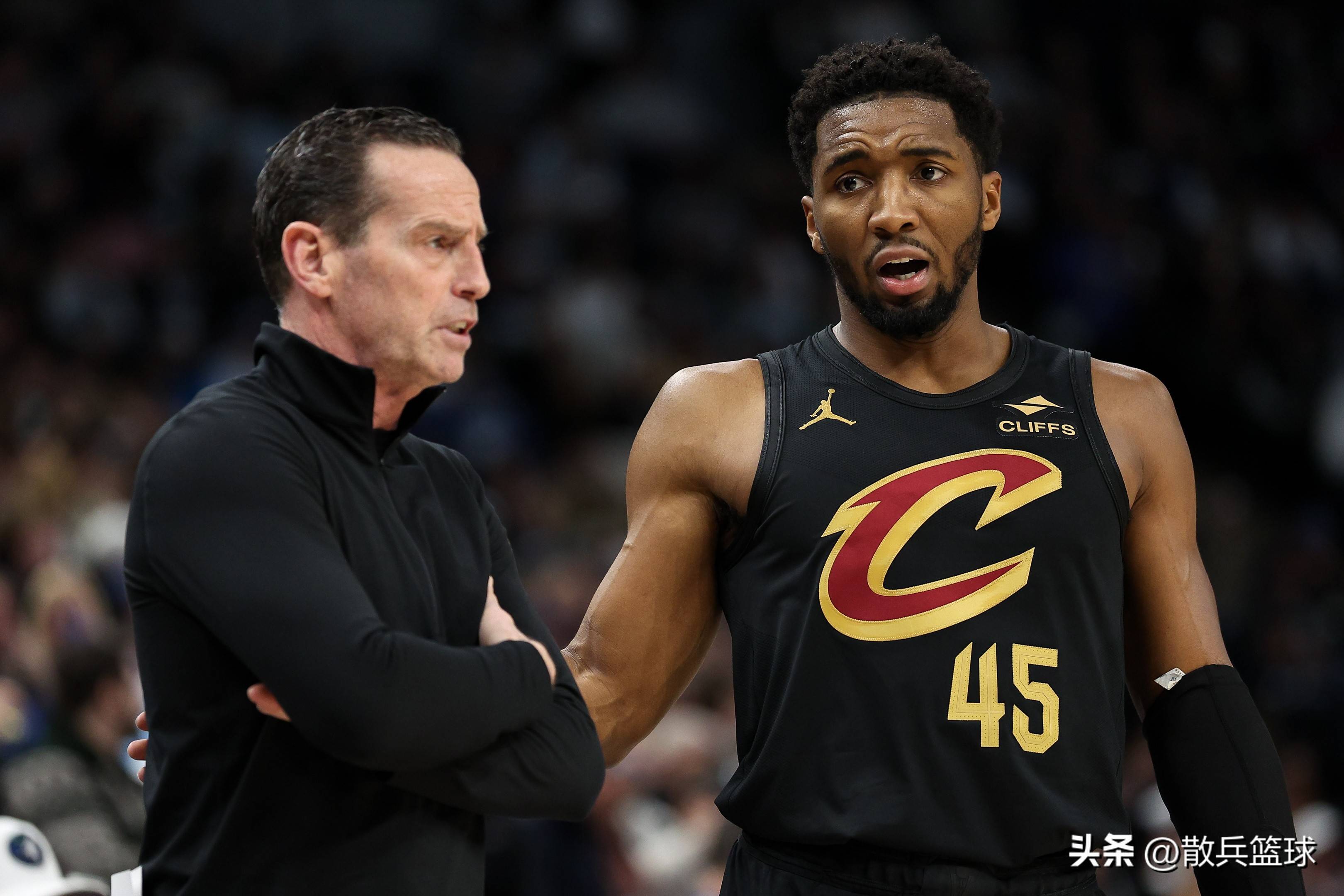 绿军连胜,厄文领军稳坐东部第一 绿军连胜,厄文领军稳坐东部第一