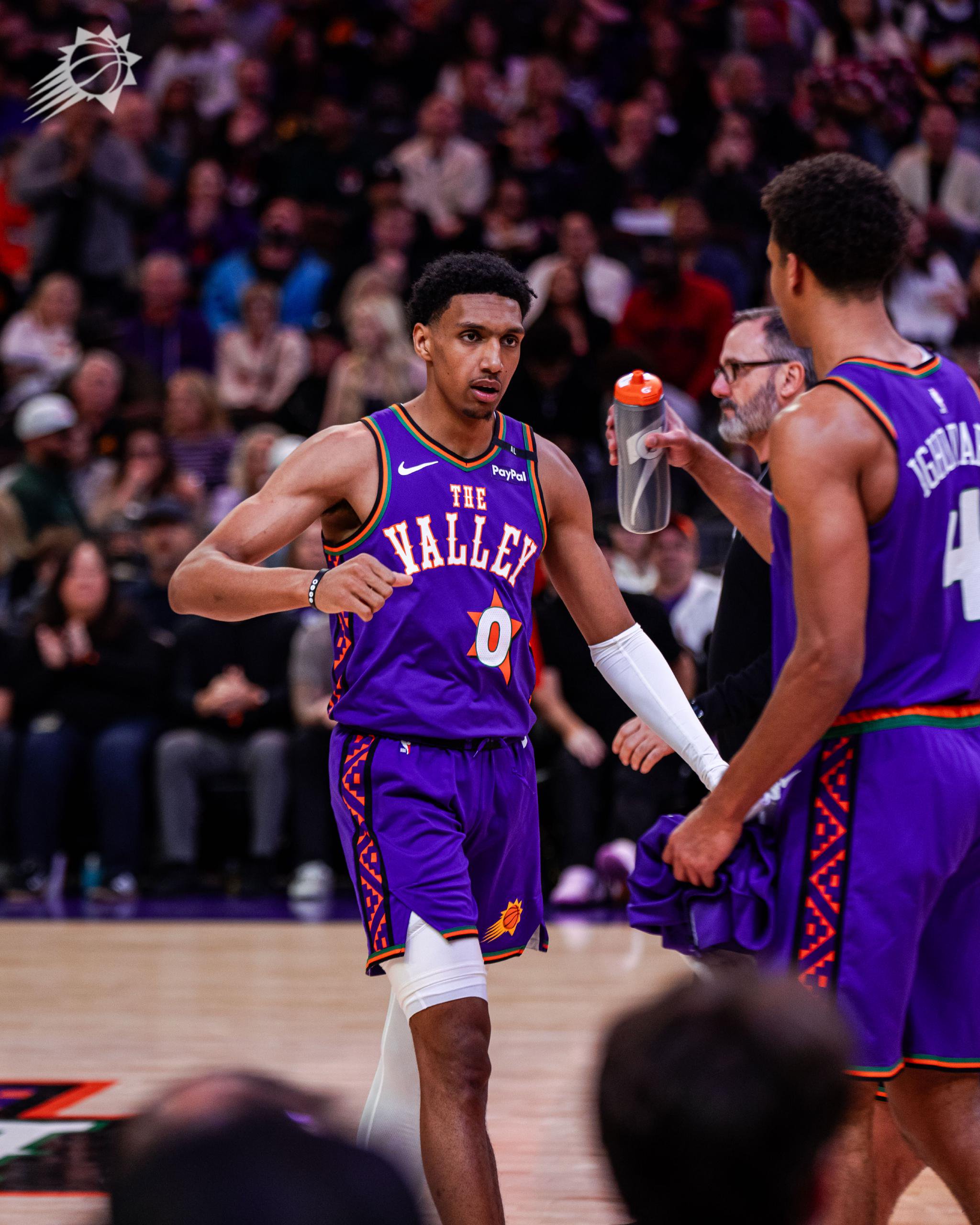 开云体育-太阳在主场击败黄蜂，取得赛季第一胜