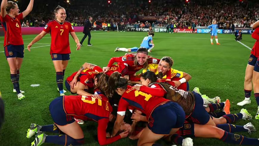 西班牙队击败英格兰,晋级下一轮 西班牙队击败英格兰,晋级下一轮