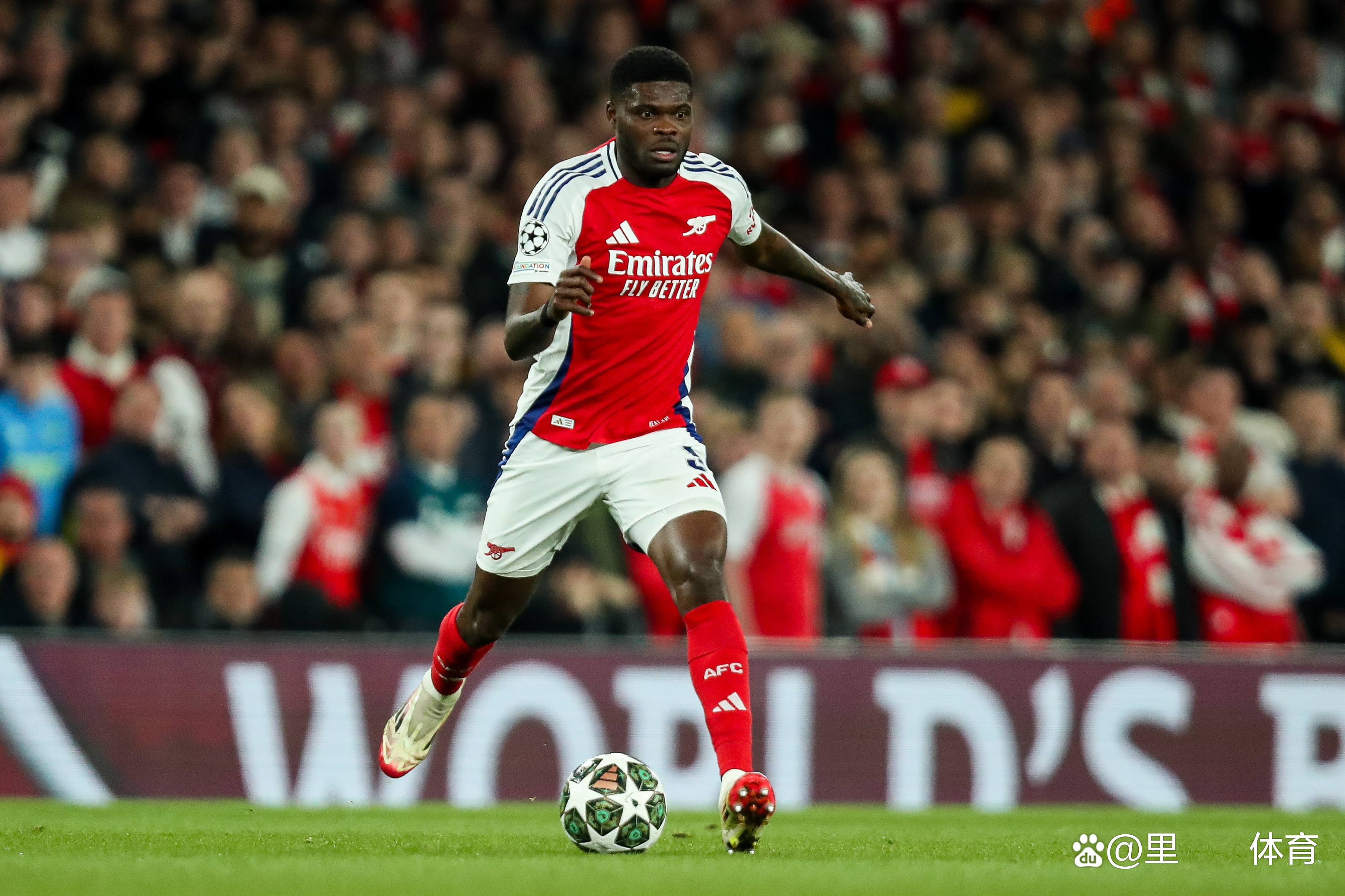 阿森纳主场失利,保级前景黯淡 阿森纳主场失利,保级前景黯淡