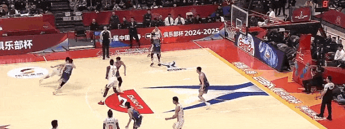 包含山西队在比赛中掀起惊人胜利，击败对手的词条