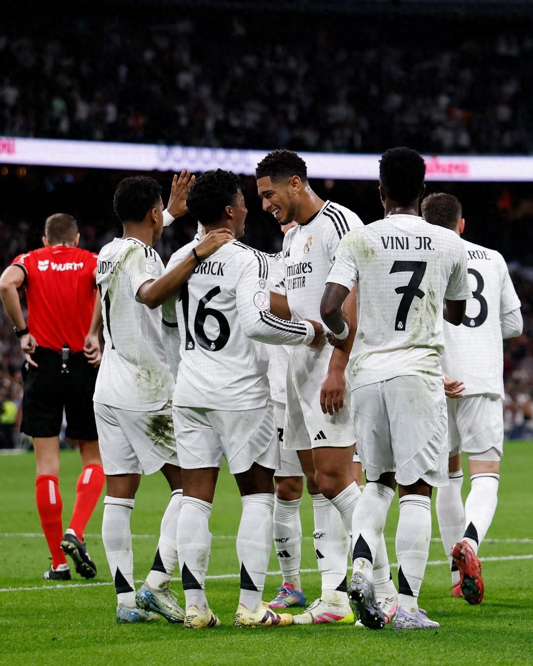 皇马-击败皇家社会晋级,成为首支杀入欧冠决赛队伍 皇马-击败皇家社会晋级,成为首支杀入欧冠决赛队伍