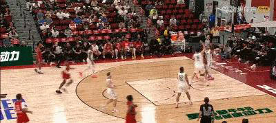 俄勒冈开拓者在主场迎来胜利 俄勒冈开拓者在主场迎来胜利