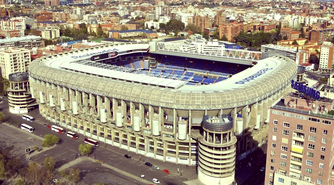 开云APP-欧国联盛事连连精彩，球场上的战斗场面壮观