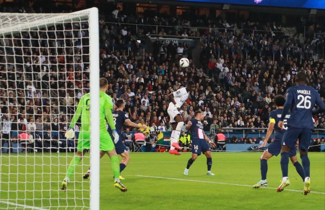 马赛队在主场战胜对手,继续保持领先优势的简单介绍 马赛队在主场战胜对手,继续保持领先优势的简单介绍