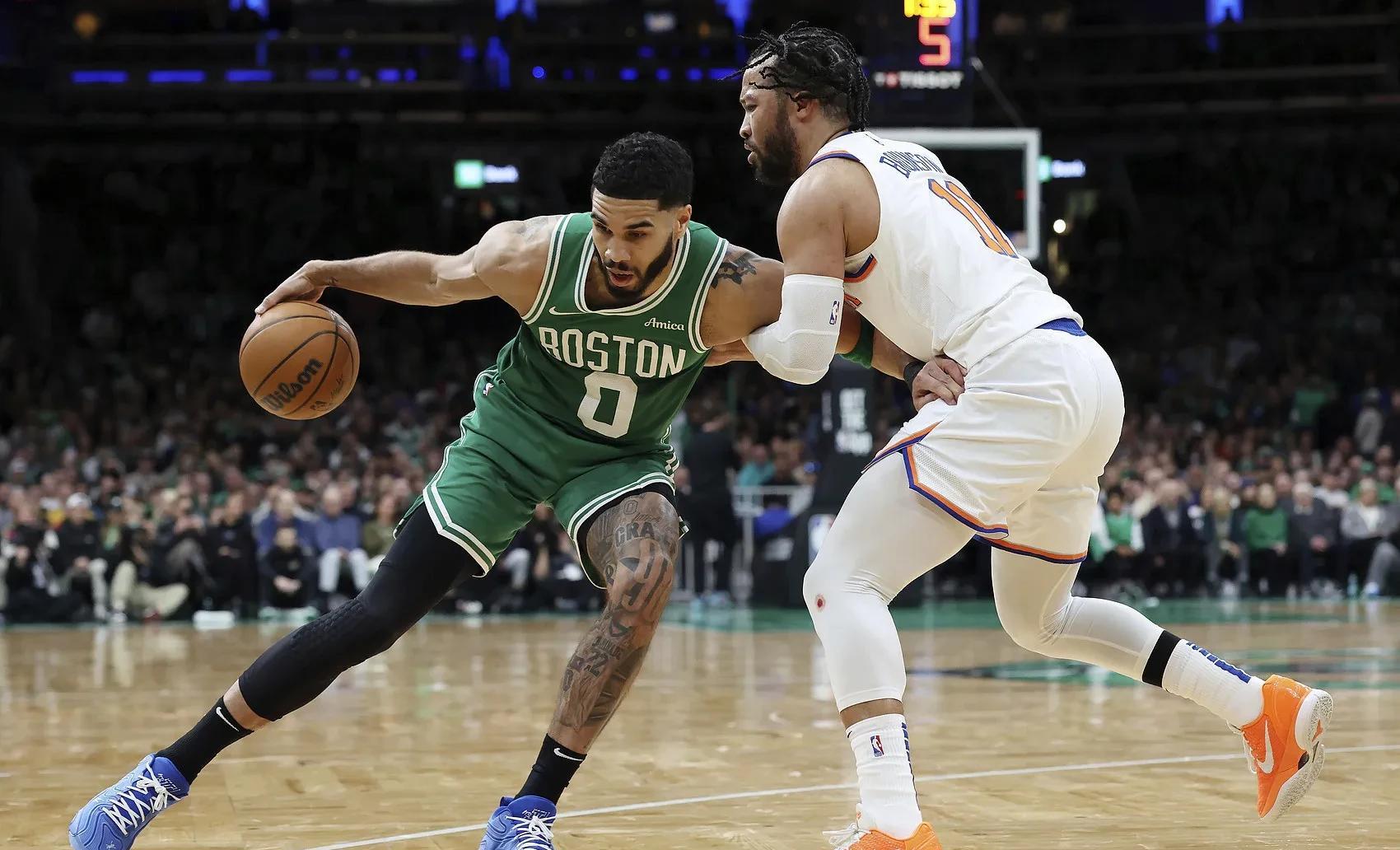 开云体育在线-步行者击败凯尔特人，取得季后赛首胜