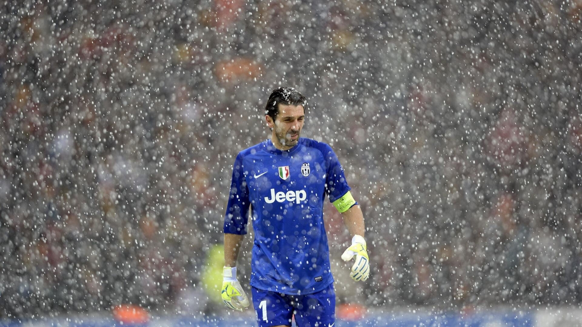 凌驾时间的绿茵独奏者,伊布拉希莫维奇如何定义意甲焦点之夜